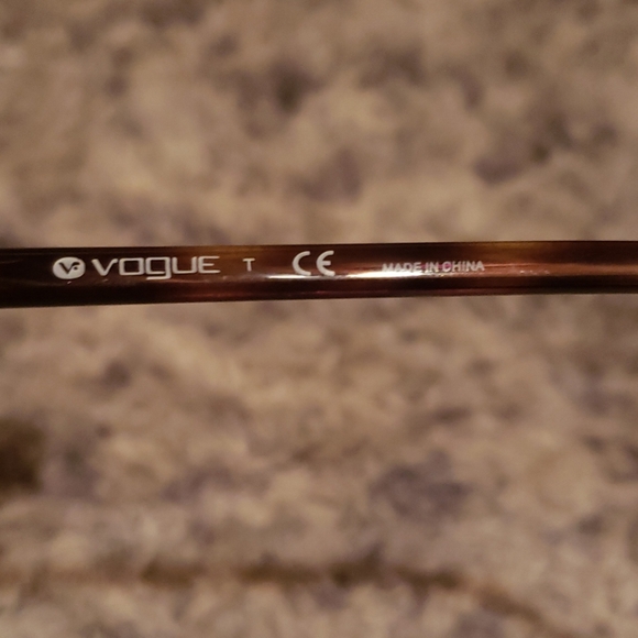 Vogue tortoise shell sunglasses - Picture 5 of 10